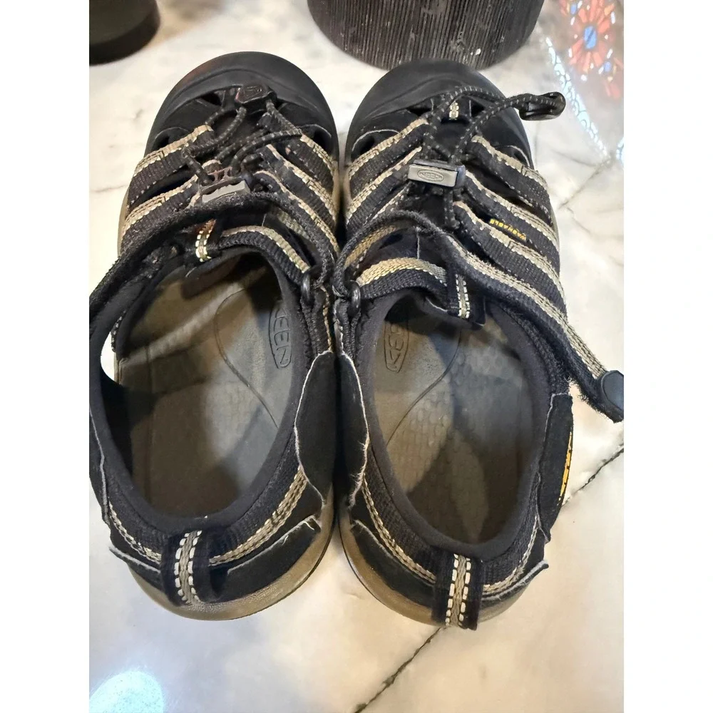 Keen Kids Newport H2 Water Sandals Black and Tan Hiking Shoes Size 4